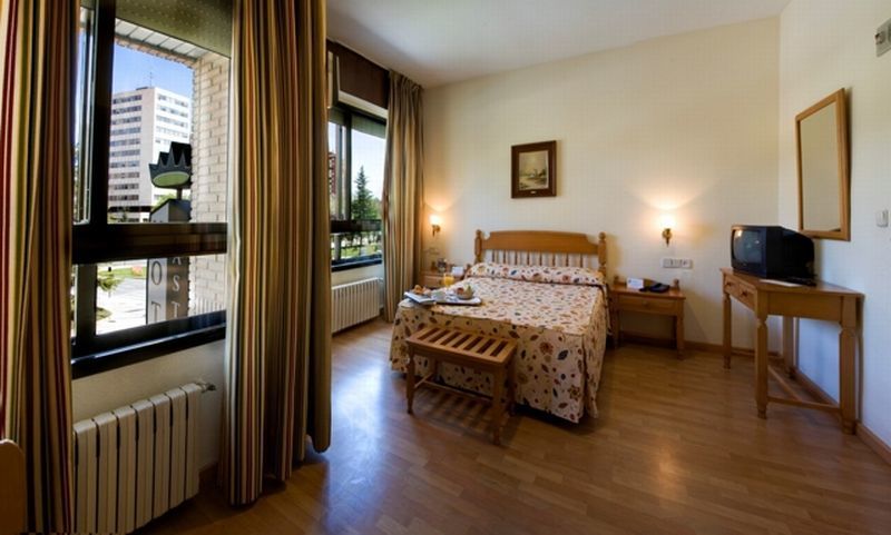 Hotel Castilla Albacete Oda fotoğraf